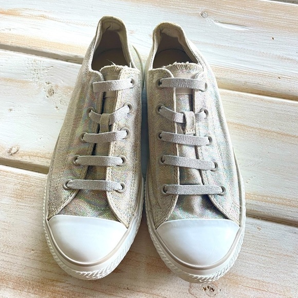 Girls Converse Shoes - Picture 6 of 6